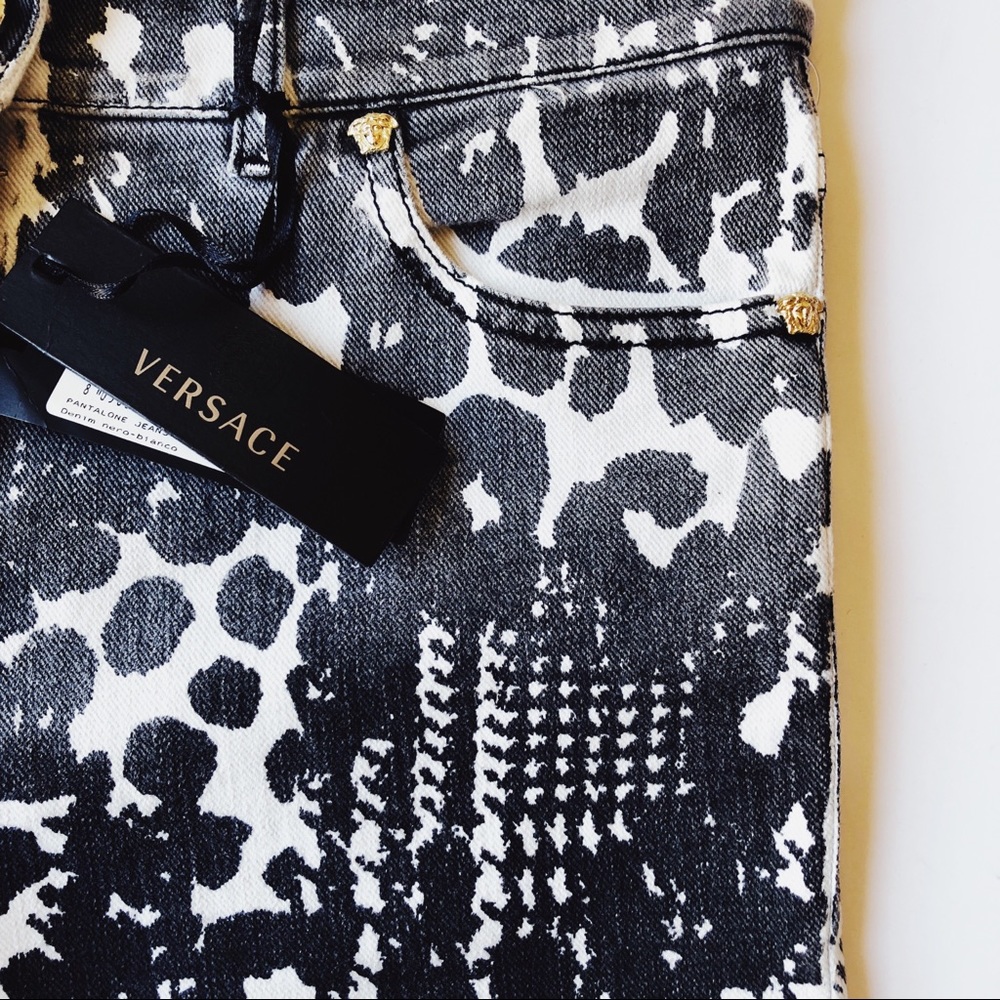 NWT VERSACE B+W Animal Print Denim Jeans size 24 - Picture 6 of 8
